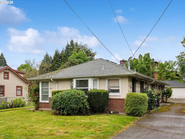 2251 Se 70TH Ave, Portland, OR 97215
