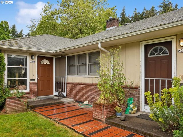 2251 Se 70TH Ave, Portland, OR 97215