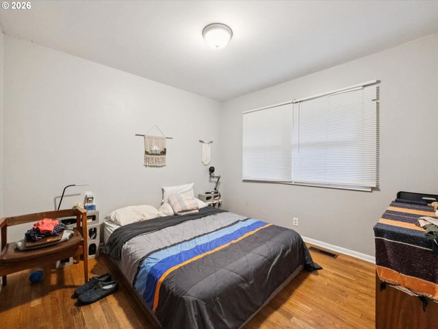 2251 Se 70TH Ave, Portland, OR 97215