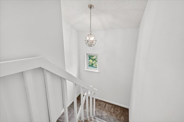 252 Summit Ridge Dr, Nashville, TN 37215