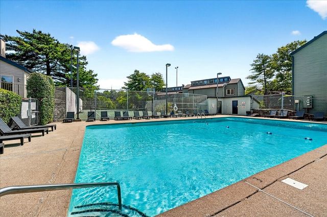 252 Summit Ridge Dr, Nashville, TN 37215