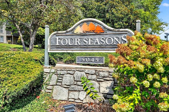 252 Summit Ridge Dr, Nashville, TN 37215