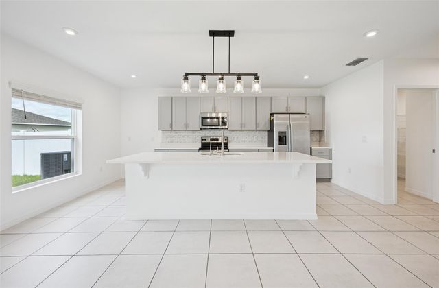 4295 Southern Vista Loop, St Cloud, FL 34772