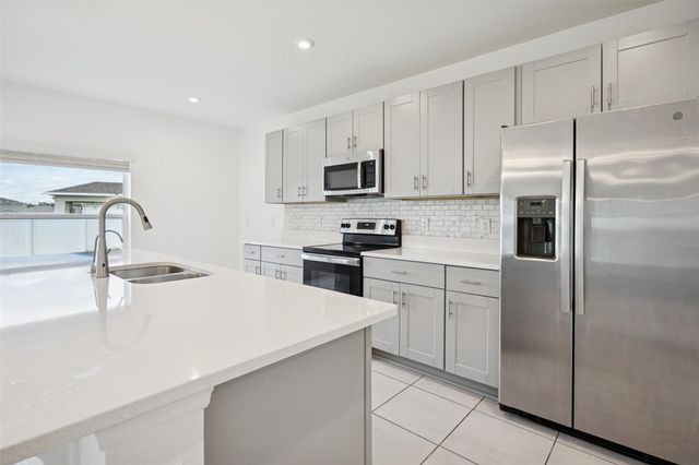 4295 Southern Vista Loop, St Cloud, FL 34772