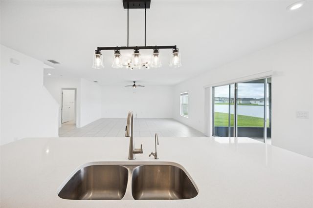 4295 Southern Vista Loop, St Cloud, FL 34772