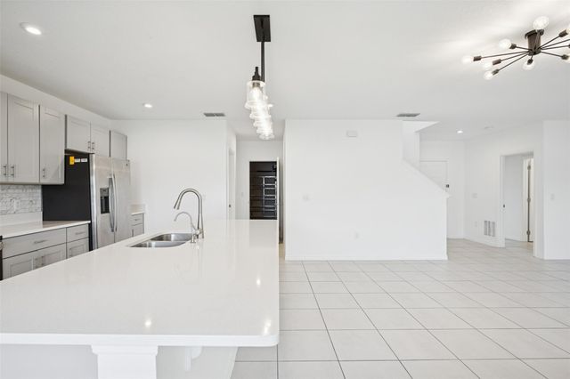 4295 Southern Vista Loop, St Cloud, FL 34772