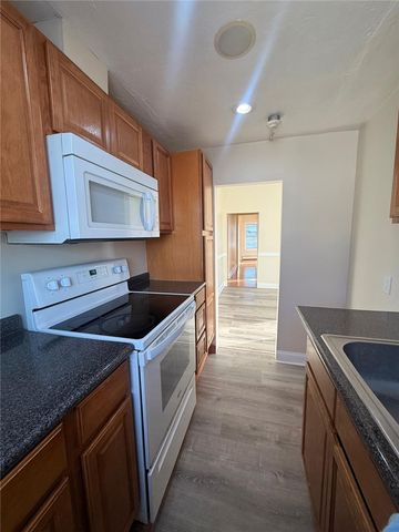 212 East Street, Pawtucket, RI 02860