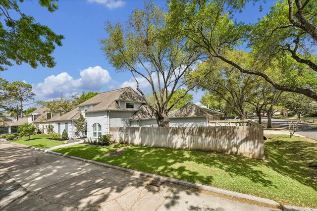 559 Rancho Bauer Drive, Houston, TX 77079