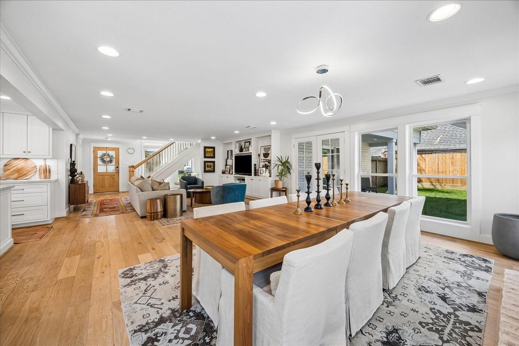 Image 9 of property listing at 559 Rancho Bauer Drive, Houston, TX 77079