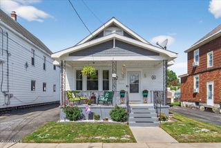14 Chester Street, Schenectady, NY 12304