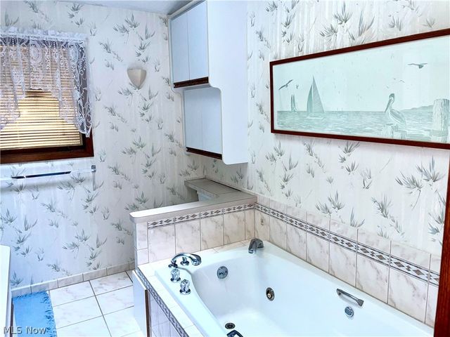 7280 Lancelot Drive, Parma, OH 44134