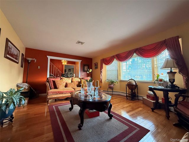 737 3rd Street, Ronkonkoma, NY 11779