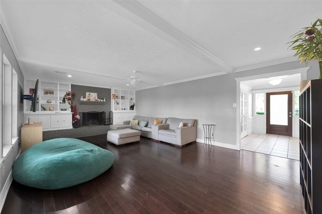 7403 Theisswood Road, Spring, TX 77379