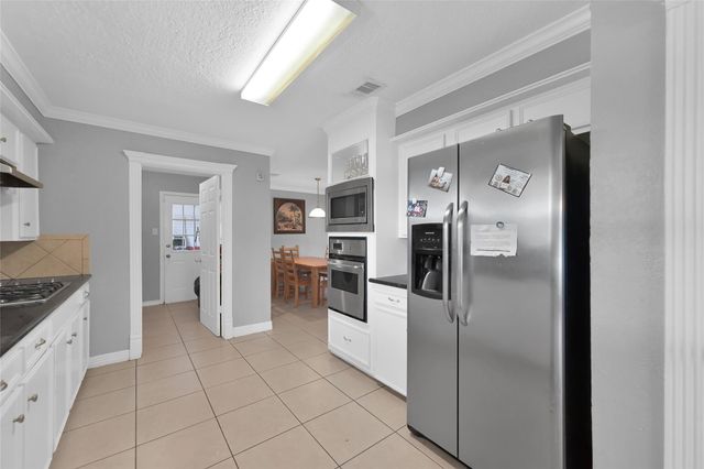 7403 Theisswood Road, Spring, TX 77379