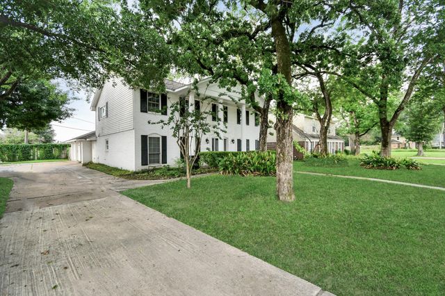 7403 Theisswood Road, Spring, TX 77379