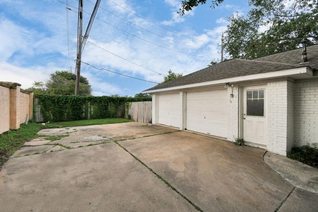 7403 Theisswood Road, Spring, TX 77379