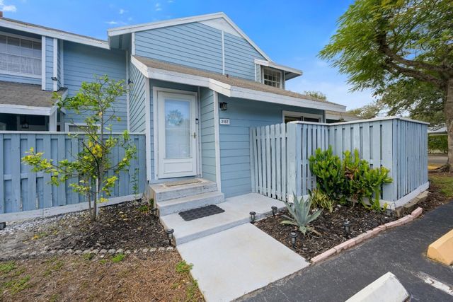 2157 Champions Way 2157, North Lauderdale, FL 33068