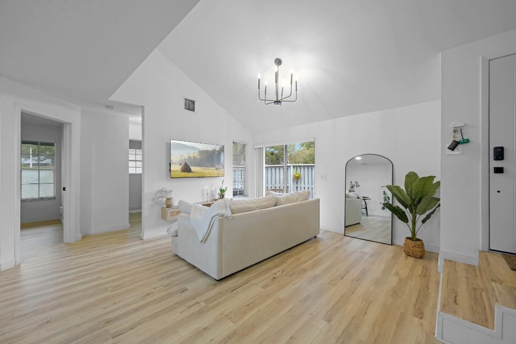 2157 Champions Way 2157, North Lauderdale, FL 33068