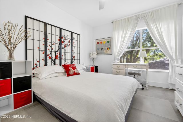 1800 THE GREENS Way 110, Jacksonville Beach, FL 32250