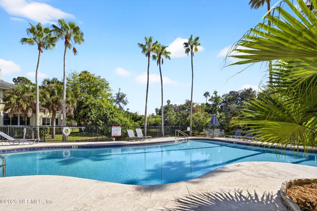 1800 THE GREENS Way 110, Jacksonville Beach, FL 32250