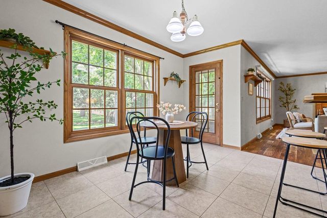 1012 PENDLETON ROAD, Neenah, WI 54956
