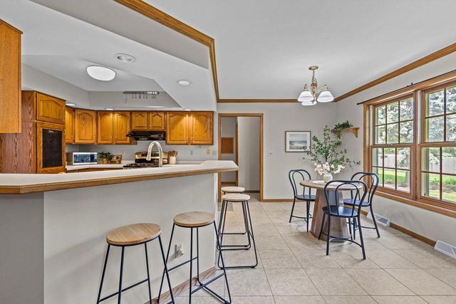 1012 PENDLETON ROAD, Neenah, WI 54956