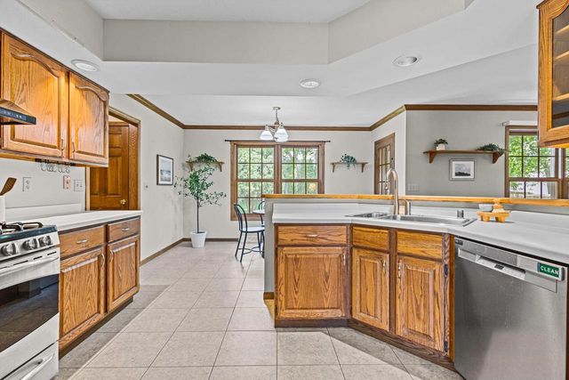 1012 PENDLETON ROAD, Neenah, WI 54956