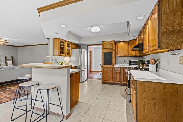 1012 PENDLETON ROAD, Neenah, WI 54956