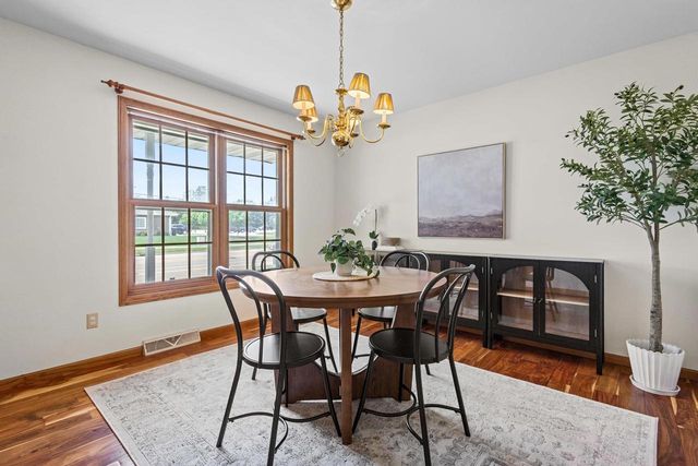 1012 PENDLETON ROAD, Neenah, WI 54956