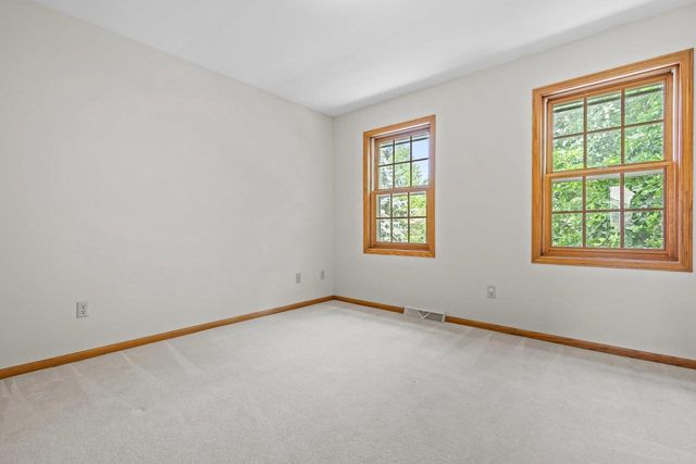1012 PENDLETON ROAD, Neenah, WI 54956