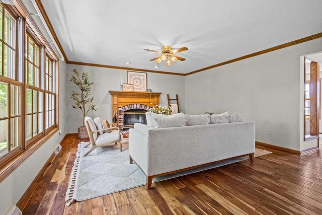1012 PENDLETON ROAD, Neenah, WI 54956