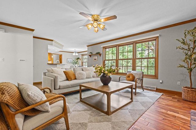 1012 PENDLETON ROAD, Neenah, WI 54956