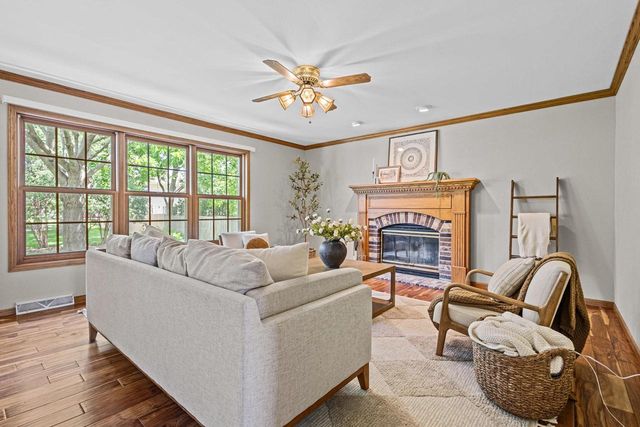 1012 PENDLETON ROAD, Neenah, WI 54956