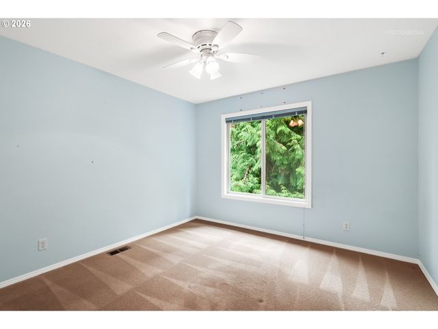 6523 Sw MOONSHADOW Ct, Portland, OR 97223