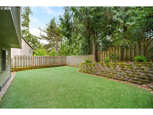 6523 Sw MOONSHADOW Ct, Portland, OR 97223