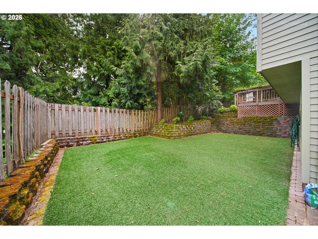 6523 Sw MOONSHADOW Ct, Portland, OR 97223