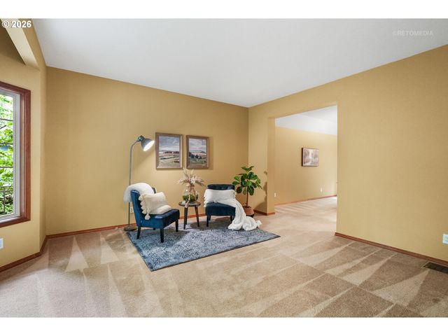 6523 Sw MOONSHADOW Ct, Portland, OR 97223