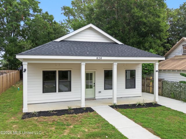 828 Regnault Avenue, Gulfport, MS 39501