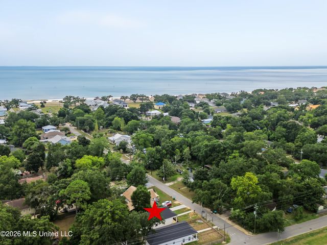 828 Regnault Avenue, Gulfport, MS 39501