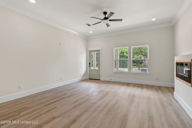 828 Regnault Avenue, Gulfport, MS 39501