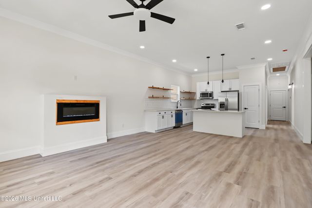828 Regnault Avenue, Gulfport, MS 39501