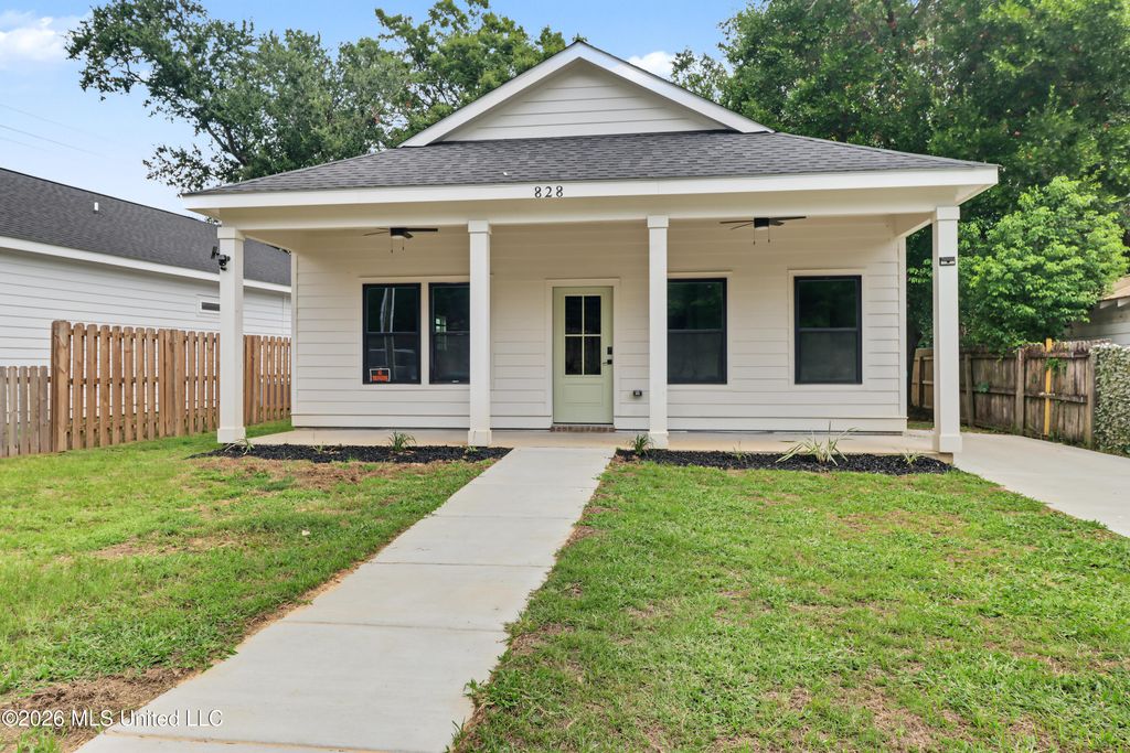 828 Regnault Avenue, Gulfport, MS 39501