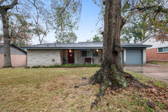 1007 Windswept Drive, Conroe, TX 77301