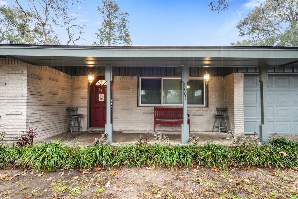 1007 Windswept Drive, Conroe, TX 77301