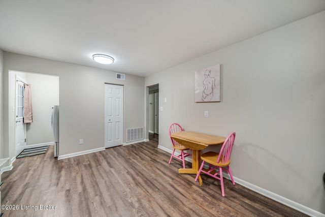 10109 Merioneth Dr, Jeffersontown, KY 40299