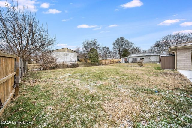 10109 Merioneth Dr, Jeffersontown, KY 40299