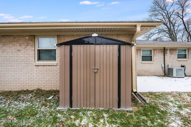 10109 Merioneth Dr, Jeffersontown, KY 40299