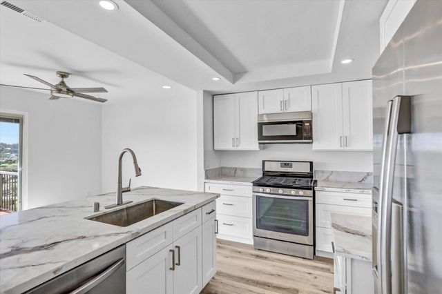 6933 Camino Degrazia, San Diego, CA 92111