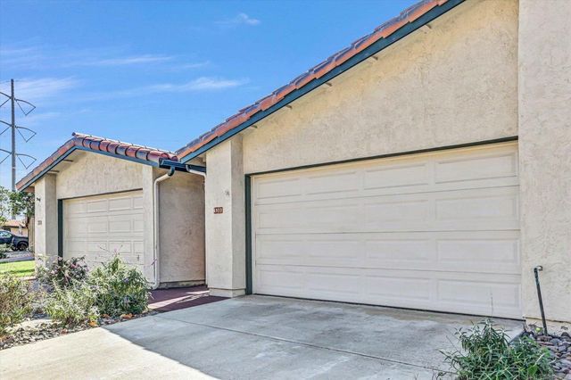 6933 Camino Degrazia, San Diego, CA 92111