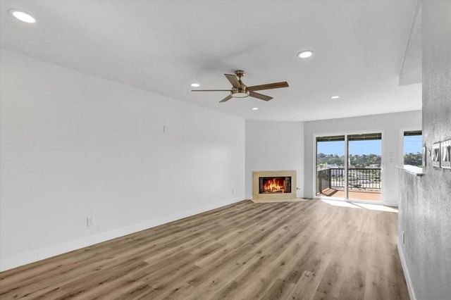 6933 Camino Degrazia, San Diego, CA 92111